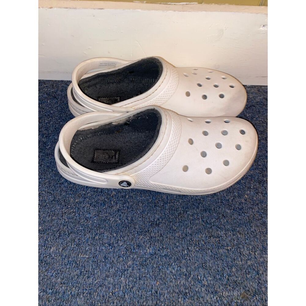 Crocs men 8 slip on slides w/lining and back straps white